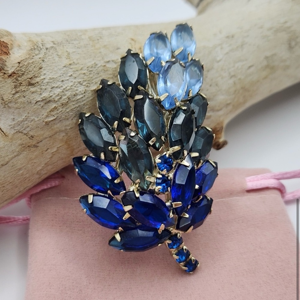 Blue Rhinestone Brooch - Picture 4 of 8